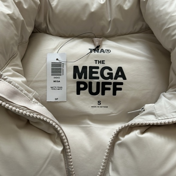 Aritzia Mega Puff Vest - Picture 4 of 4